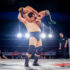 引退ロード最終戦で小橋がリストクラッチ式バーニングハンマー！引退大会へ丸藤正道と秋山準の来場が決定！